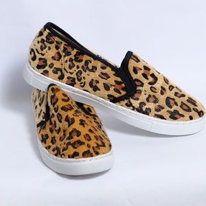 NIB size 8.5 Leopard Print Shoes
